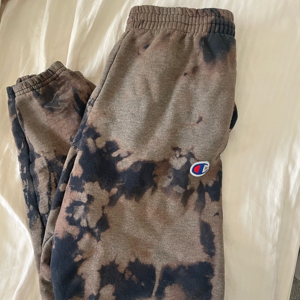 Bleached / acid washed sweatpants